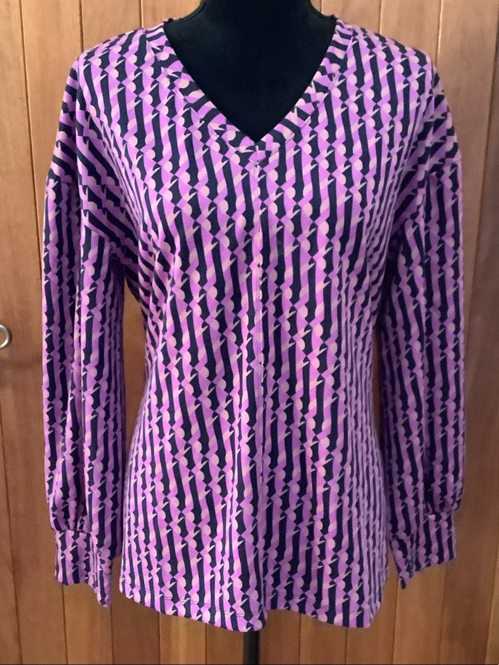 Liz Claiborne V-neck top with adjustable tie in back